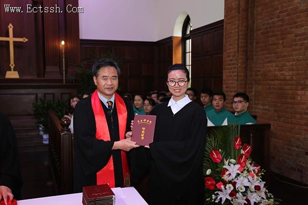 华东神学院举行2016届毕业感恩礼拜暨毕业典礼 华东神学院举行2016届毕业感恩礼拜暨毕业典礼