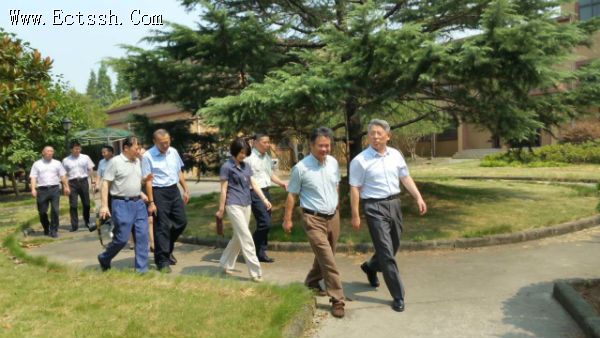 沙海林部长赴华东神学院调研 沙海林部长赴华东神学院调研